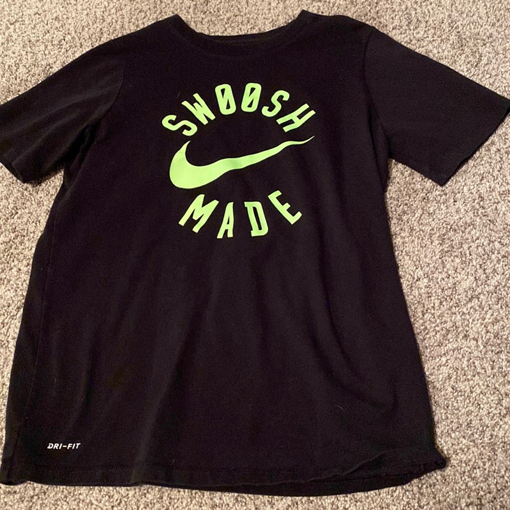 boys black nike tshirt